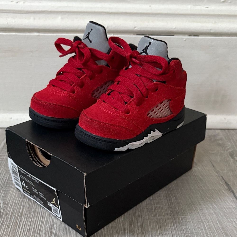 Jordan 5 Retro’s Baby/Toddler Red Sneakers